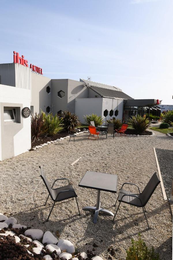 Ibis Saintes Hotel Exterior foto