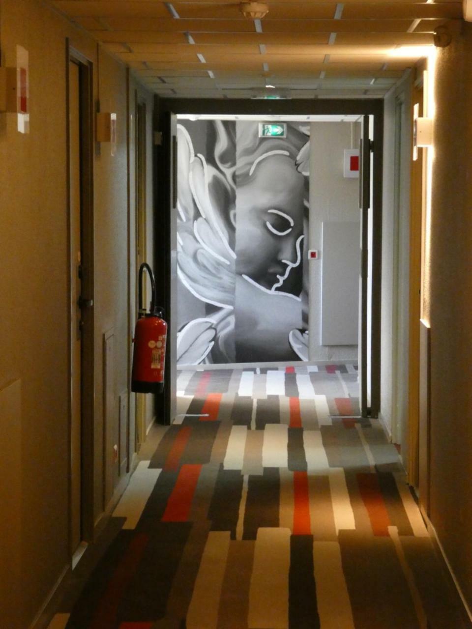 Ibis Saintes Hotel Exterior foto